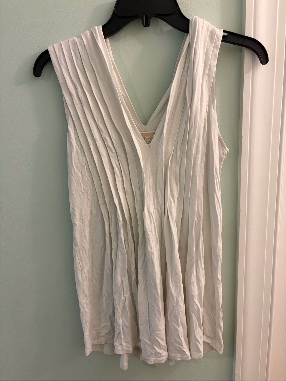 Michael Kors White Pleated V-Neck Sleeveless Tank